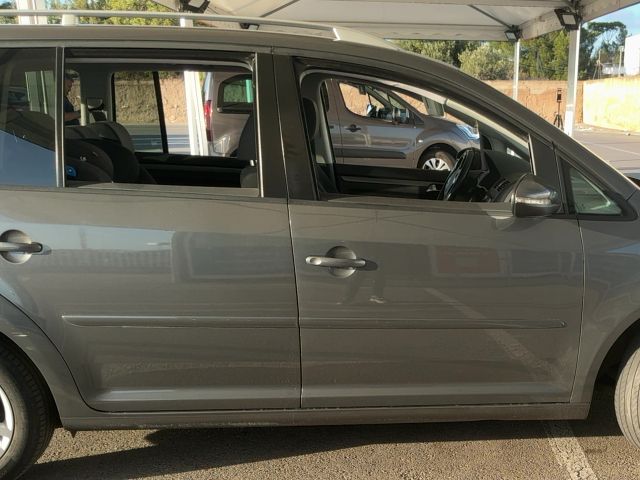 Volkswagen Touran 1.6 TDI Advance 2011 – снимка 10