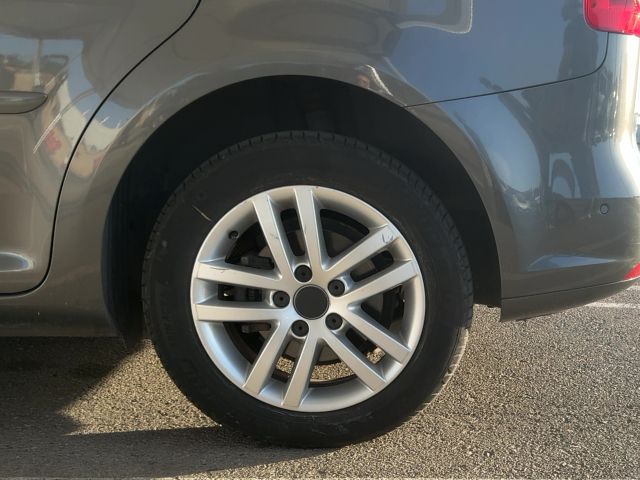 Volkswagen Touran 1.6 TDI Advance 2011 – снимка 5