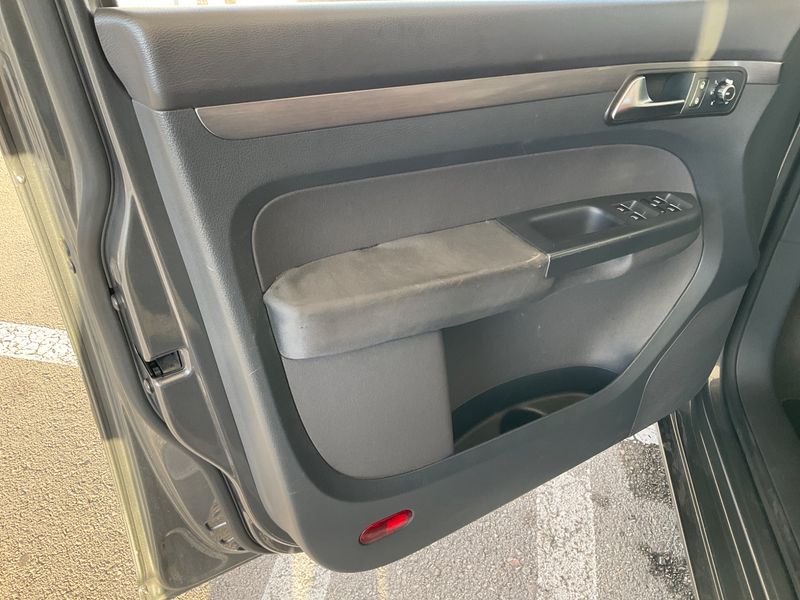 Volkswagen Touran 1.6 TDI Advance 2011 – снимка 31