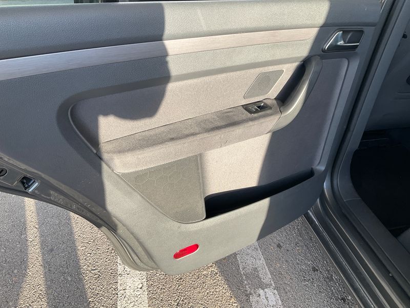 Volkswagen Touran 1.6 TDI Advance 2011 – снимка 29