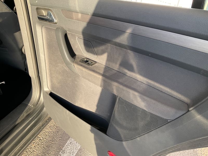 Volkswagen Touran 1.6 TDI Advance 2011 – снимка 28