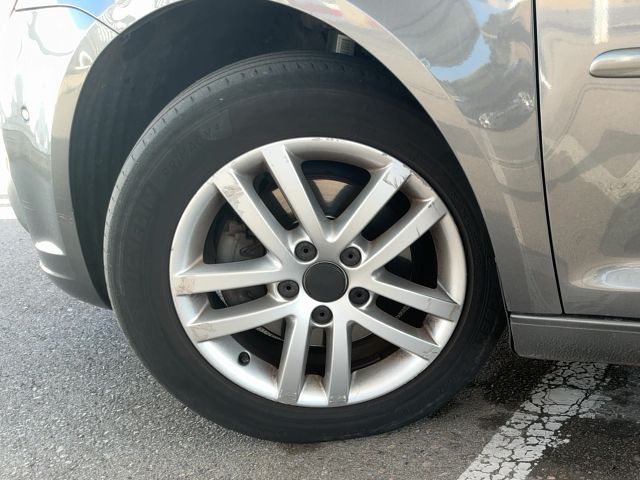 Volkswagen Touran 1.6 TDI Advance 2011 – снимка 3