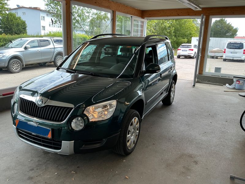 Skoda Yeti 2.0 TDI Active Plus Edition 4x4 2011 – снимка 1