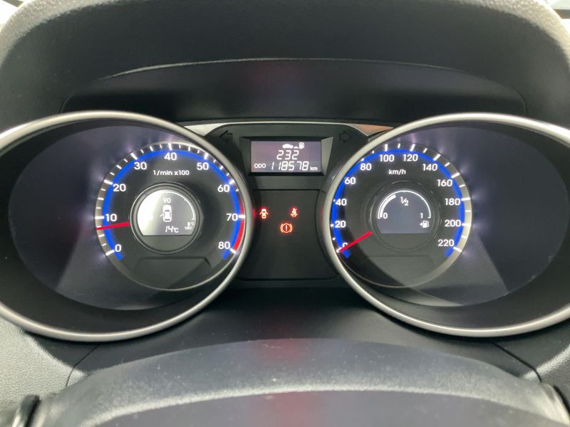 Hyundai ix35 1.6 FIFA World Cup Edition 2WD 2014 – снимка 18