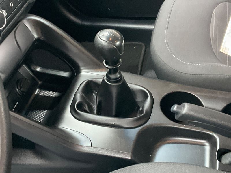 Hyundai ix35 1.6 FIFA World Cup Edition 2WD 2014 – снимка 32