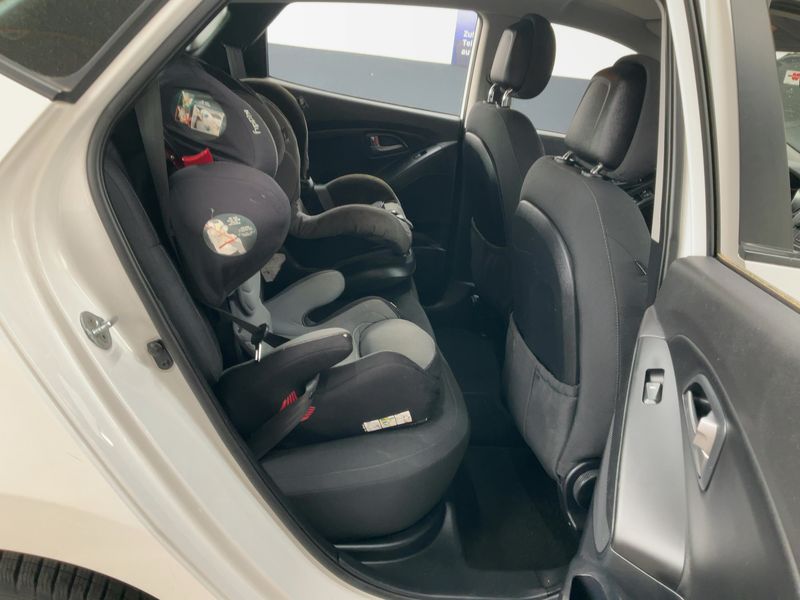 Hyundai ix35 1.6 FIFA World Cup Edition 2WD 2014 – снимка 19