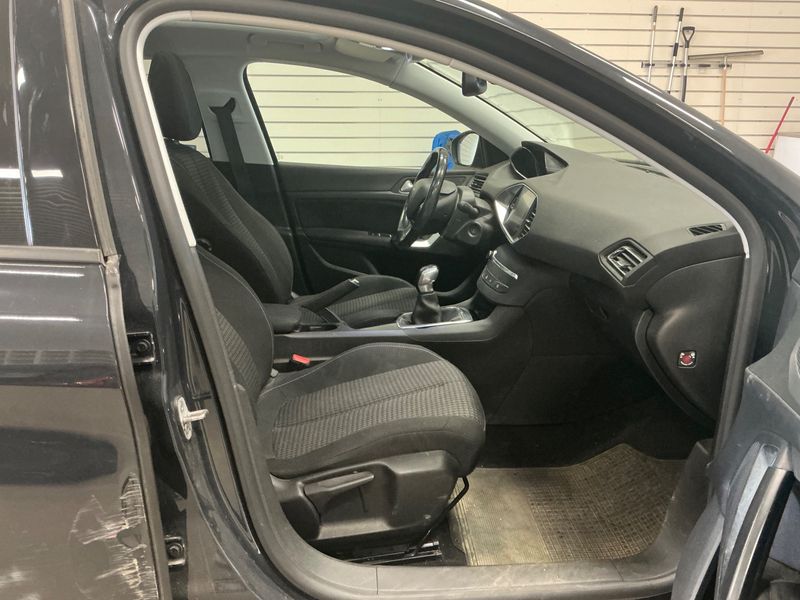 Peugeot 308 1.2 e-THP Style 2017 – снимка 3