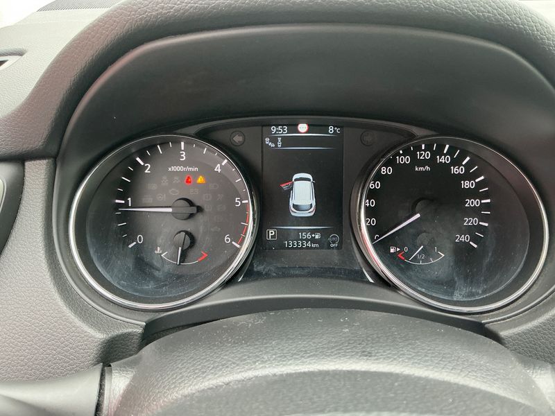 Nissan Qashqai 1.6 dCi Tekna 2017 – снимка 19