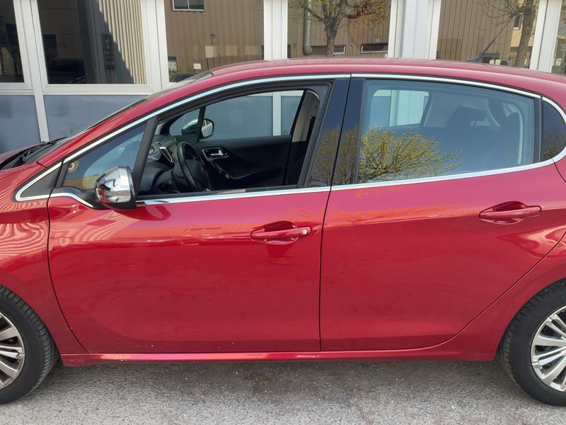 Peugeot 208 1.2 PureTech Allure 2017 – снимка 4