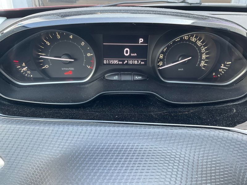 Peugeot 208 1.2 PureTech Allure 2017 – снимка 18