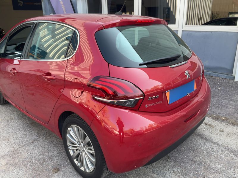 Peugeot 208 1.2 PureTech Allure 2017 – снимка 6