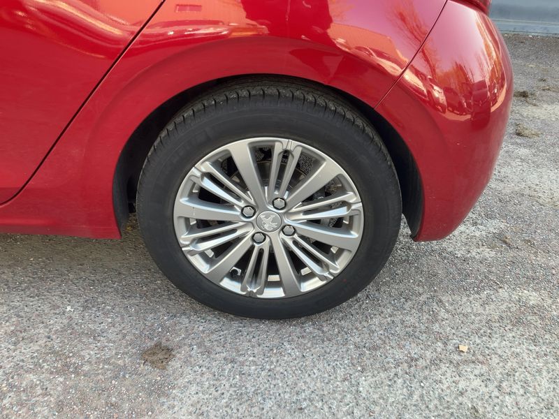 Peugeot 208 1.2 PureTech Allure 2017 – снимка 5