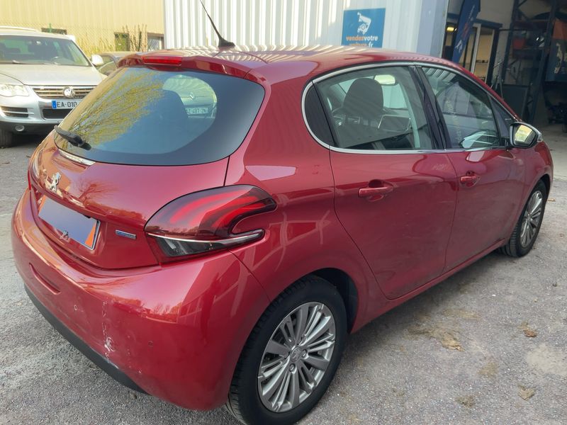 Peugeot 208 1.2 PureTech Allure 2017 – снимка 8