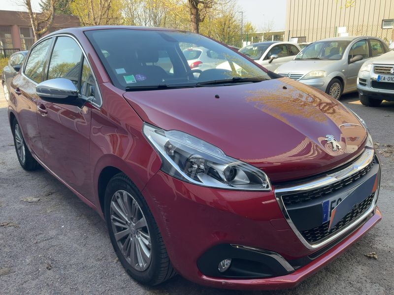 Peugeot 208 1.2 PureTech Allure 2017 – снимка 12