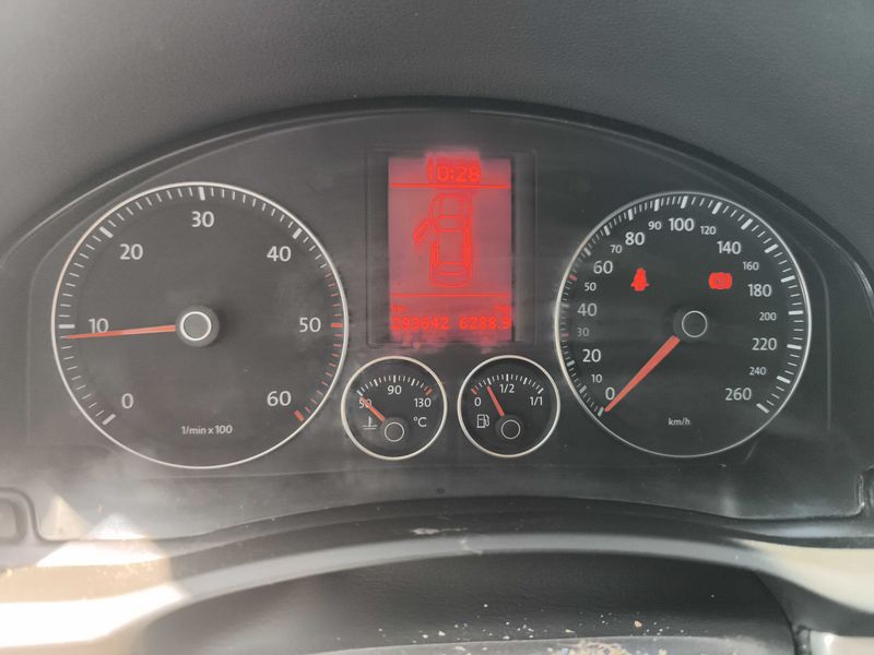 Volkswagen Jetta 1.9 TDI Advance 2008 – снимка 12