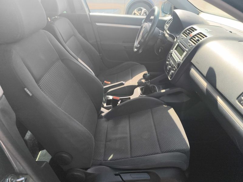 Volkswagen Jetta 1.9 TDI Advance 2008 – снимка 10