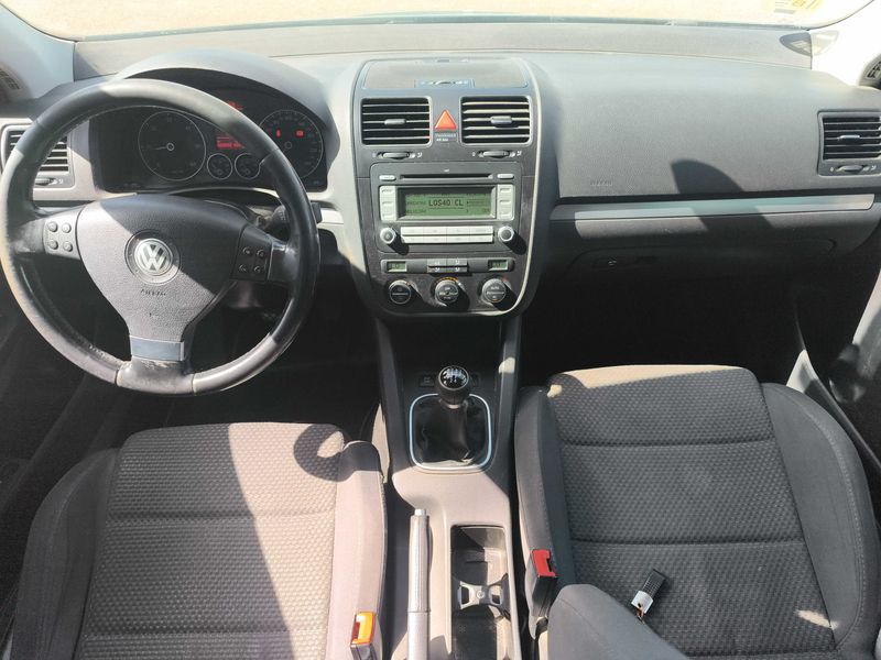 Volkswagen Jetta 1.9 TDI Advance 2008 – снимка 11