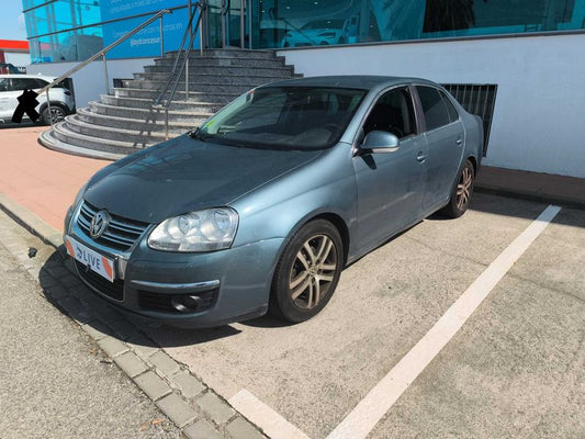 Volkswagen Jetta 1.9 TDI Advance 2008 – снимка 1