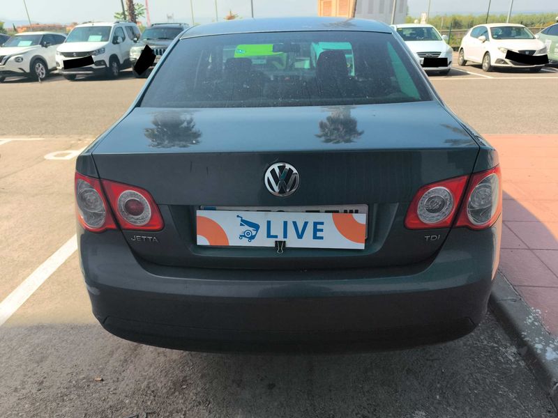 Volkswagen Jetta 1.9 TDI Advance 2008 – снимка 4