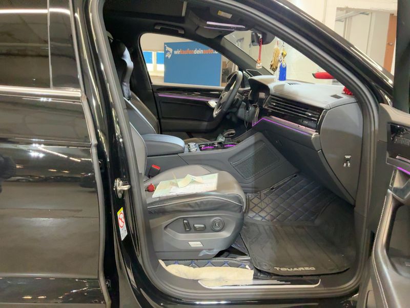Volkswagen Touareg 3.0 TSI R-Line 4Motion 2024 – снимка 17