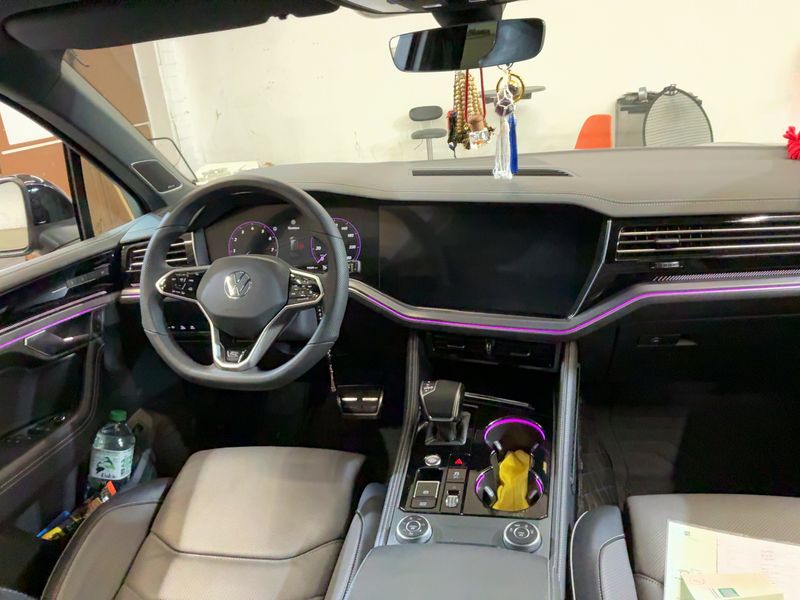 Volkswagen Touareg 3.0 TSI R-Line 4Motion 2024 – снимка 18