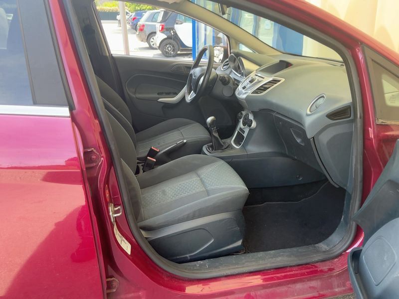 Ford Fiesta 1.25 Titanium 2011 – снимка 16