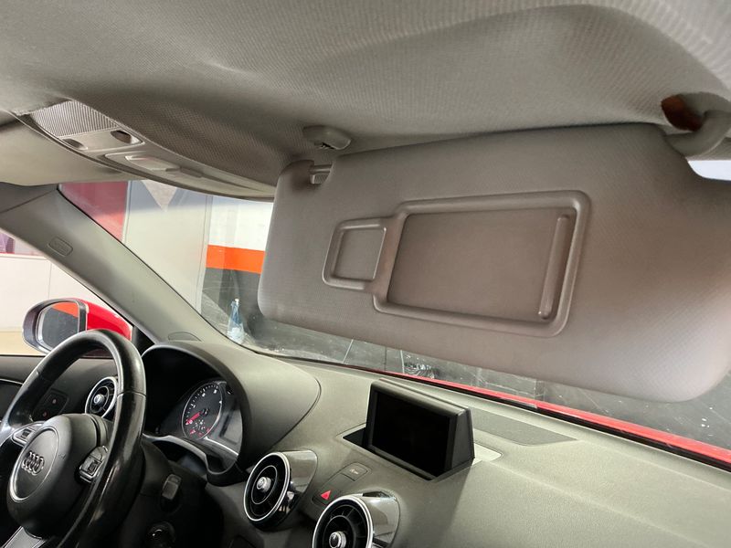 Audi A1 1.6 TDI Ambition 2011 – снимка 30
