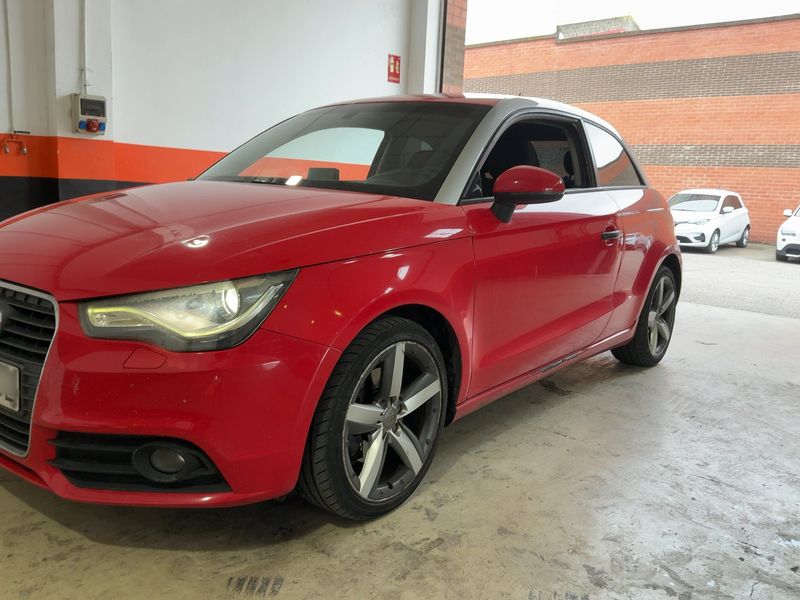 Audi A1 1.6 TDI Ambition 2011 – снимка 2
