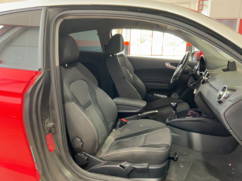 Audi A1 1.6 TDI Ambition 2011 – снимка 16