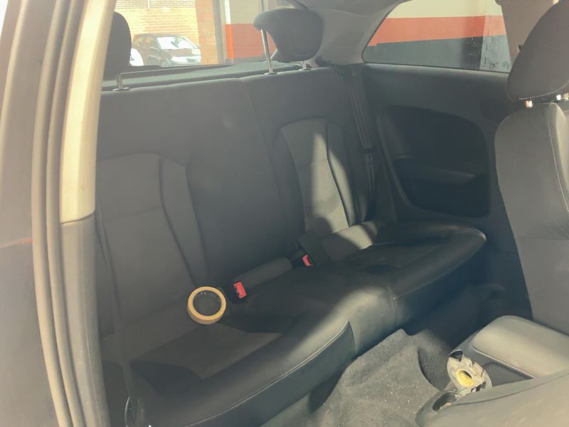 Audi A1 1.6 TDI Ambition 2011 – снимка 19