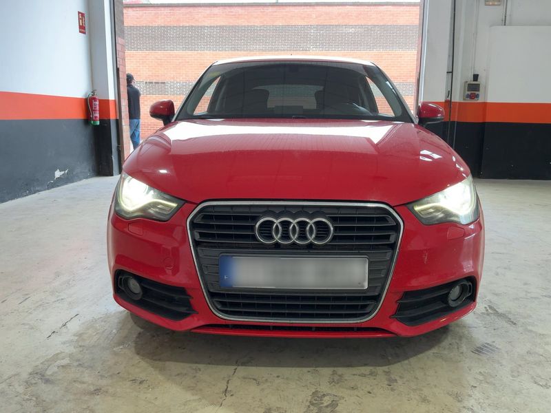 Audi A1 1.6 TDI Ambition 2011 – снимка 14