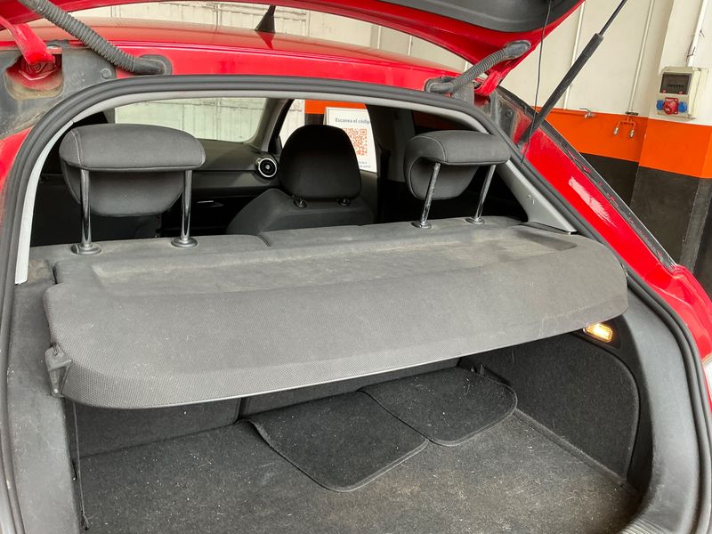 Audi A1 1.6 TDI Ambition 2011 – снимка 33