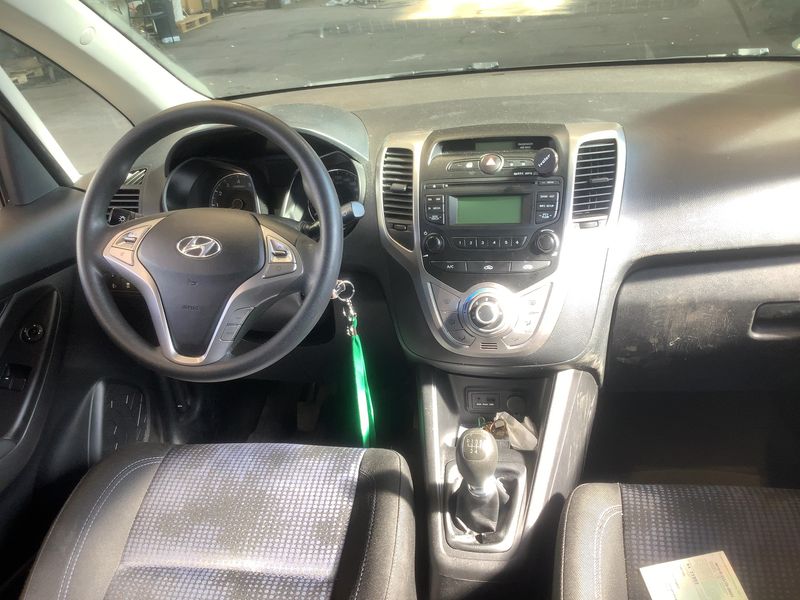 Hyundai ix20 1.4 Classic 2012 – снимка 17