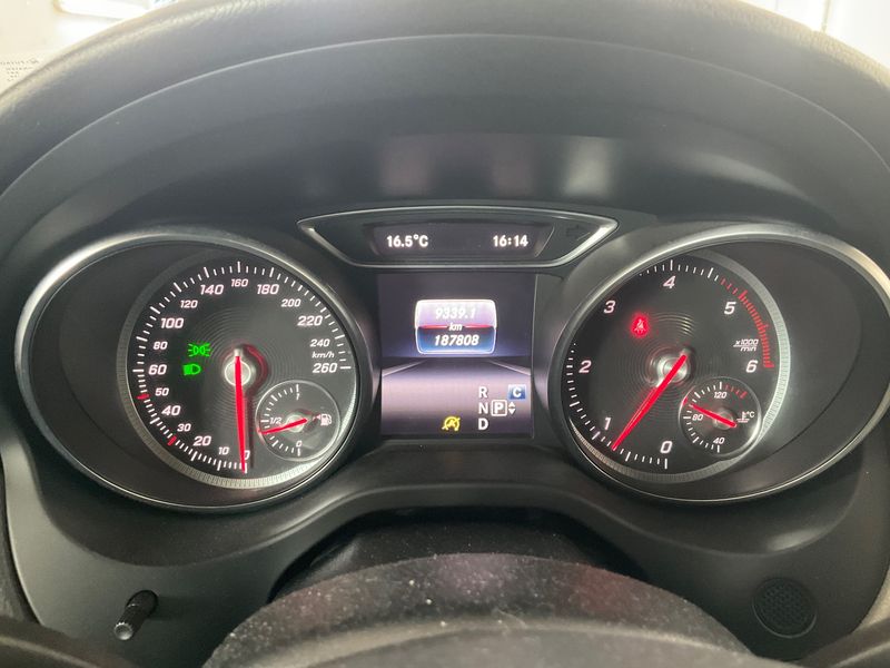 Mercedes-Benz CLA-Klasse CLA 200 d Urban 2017 – снимка 18