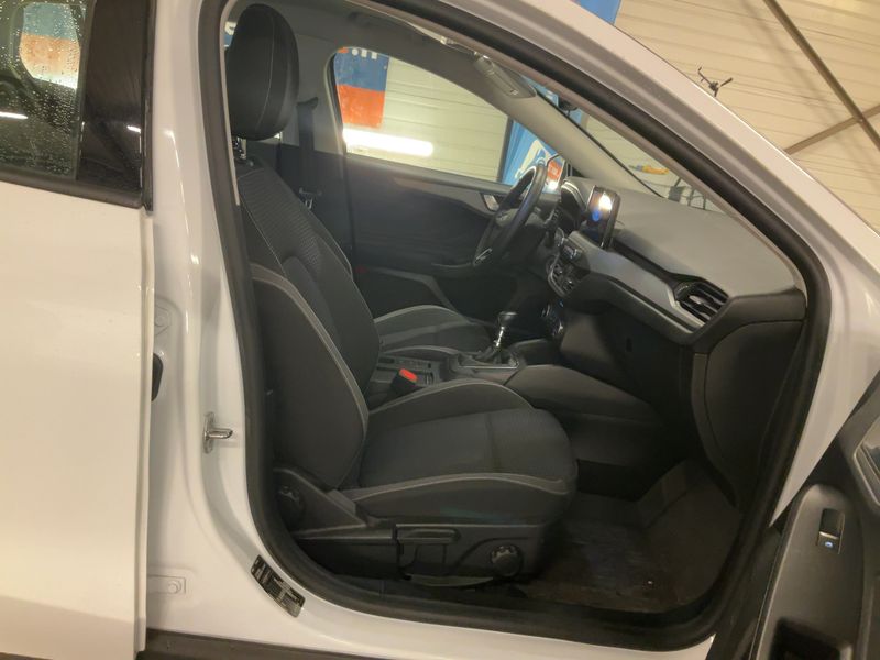 Ford Focus 1.5 TDCi EcoBlue Cool&Connect 2022 – снимка 16