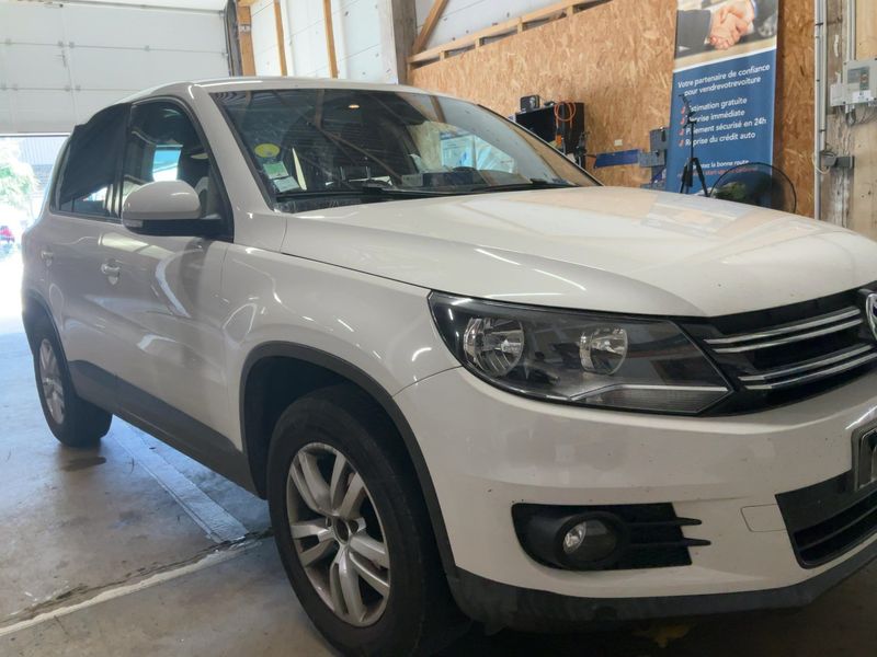Volkswagen Tiguan 2.0 TDI BlueMotion Tech 2012 – снимка 12