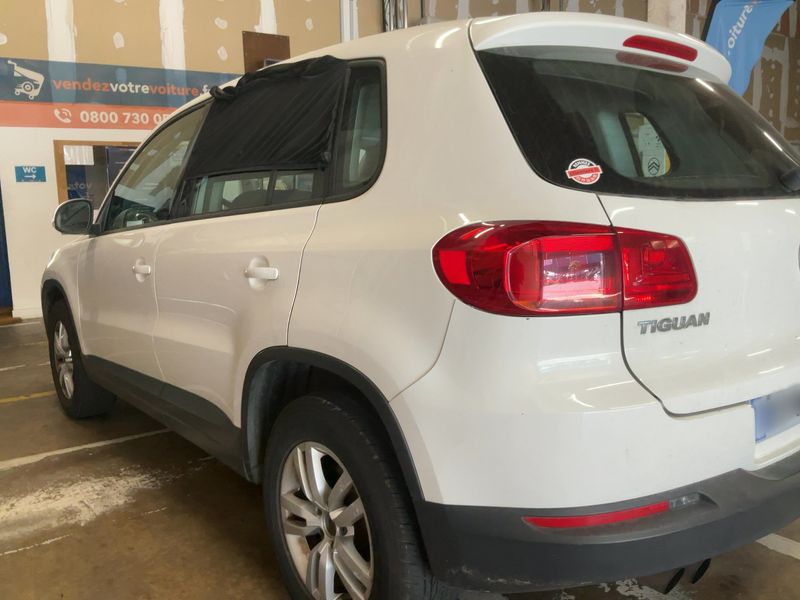 Volkswagen Tiguan 2.0 TDI BlueMotion Tech 2012 – снимка 6