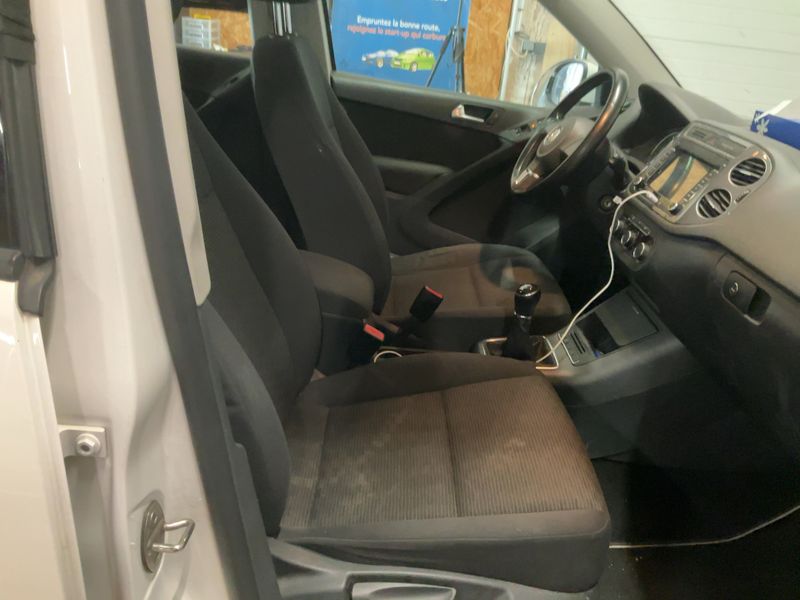 Volkswagen Tiguan 2.0 TDI BlueMotion Tech 2012 – снимка 16