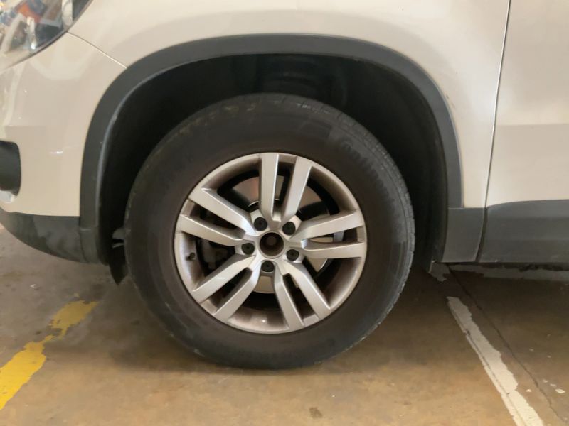Volkswagen Tiguan 2.0 TDI BlueMotion Tech 2012 – снимка 3