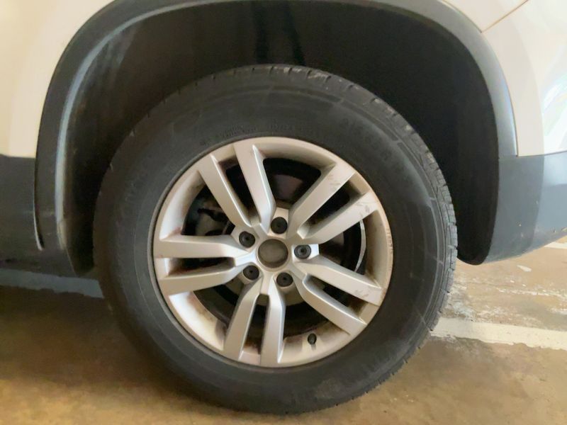 Volkswagen Tiguan 2.0 TDI BlueMotion Tech 2012 – снимка 5