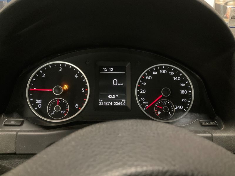Volkswagen Tiguan 2.0 TDI BlueMotion Tech 2012 – снимка 18