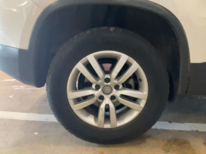 Volkswagen Tiguan 2.0 TDI BlueMotion Tech 2012 – снимка 9