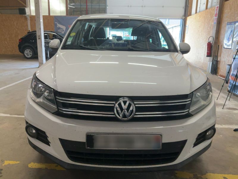 Volkswagen Tiguan 2.0 TDI BlueMotion Tech 2012 – снимка 14