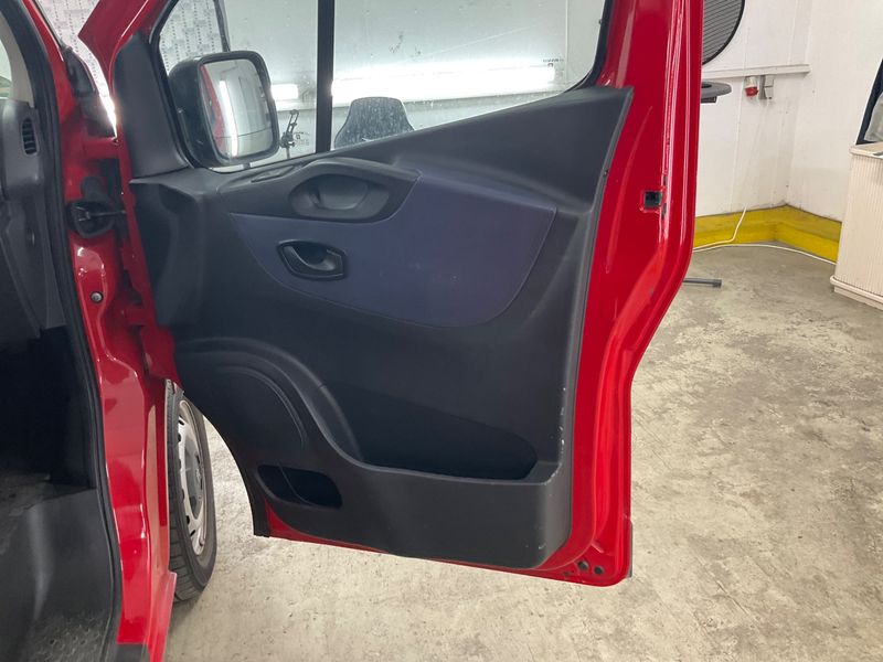 Opel Vivaro 1.6 CDTI Kasten L1H1 2,7t 2015 – снимка 31