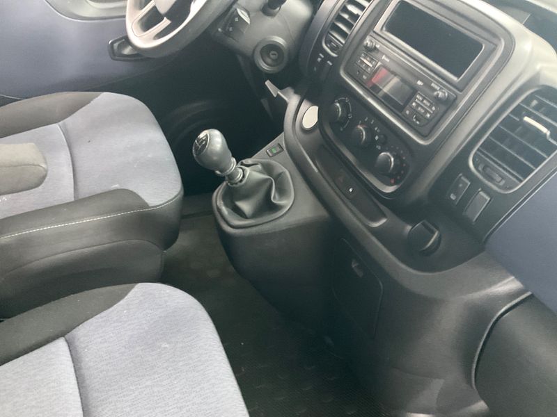 Opel Vivaro 1.6 CDTI Kasten L1H1 2,7t 2015 – снимка 32