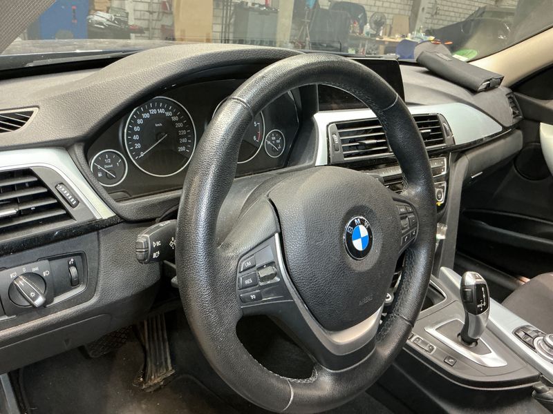 BMW 3er 320d Advantage 2016 – снимка 26