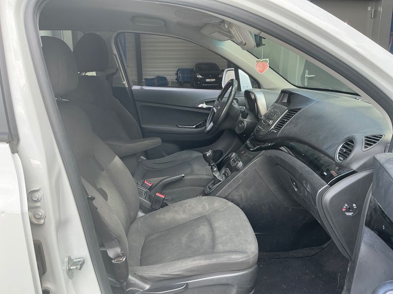 Chevrolet Orlando 2.0 Diesel LT+ 2013 – снимка 3