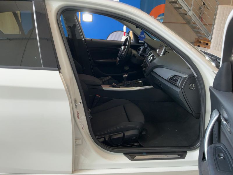 BMW 1er 118i 2011 – снимка 17