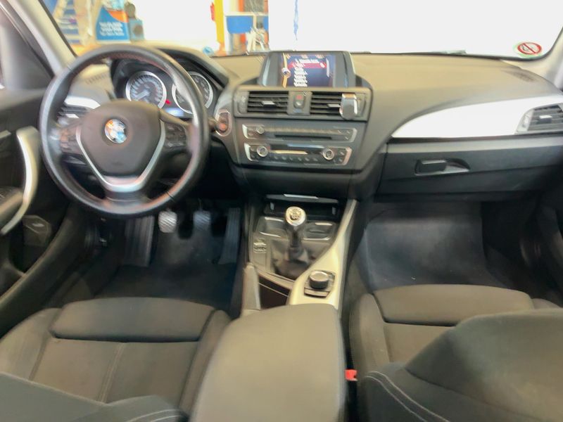 BMW 1er 118i 2011 – снимка 18