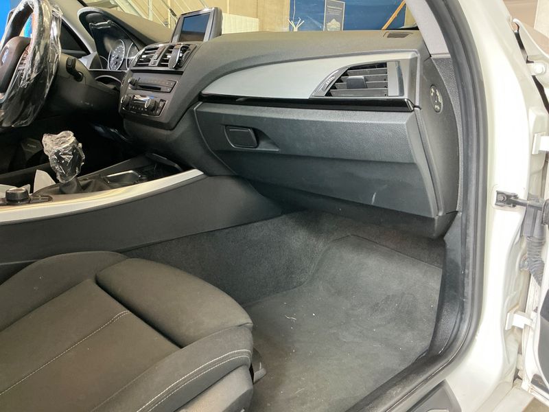 BMW 1er 118i 2011 – снимка 26
